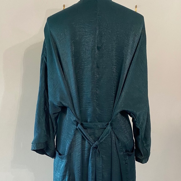 GREEN BELTED SATIN DUSTER CARDIGAN - Picture 3 of 5